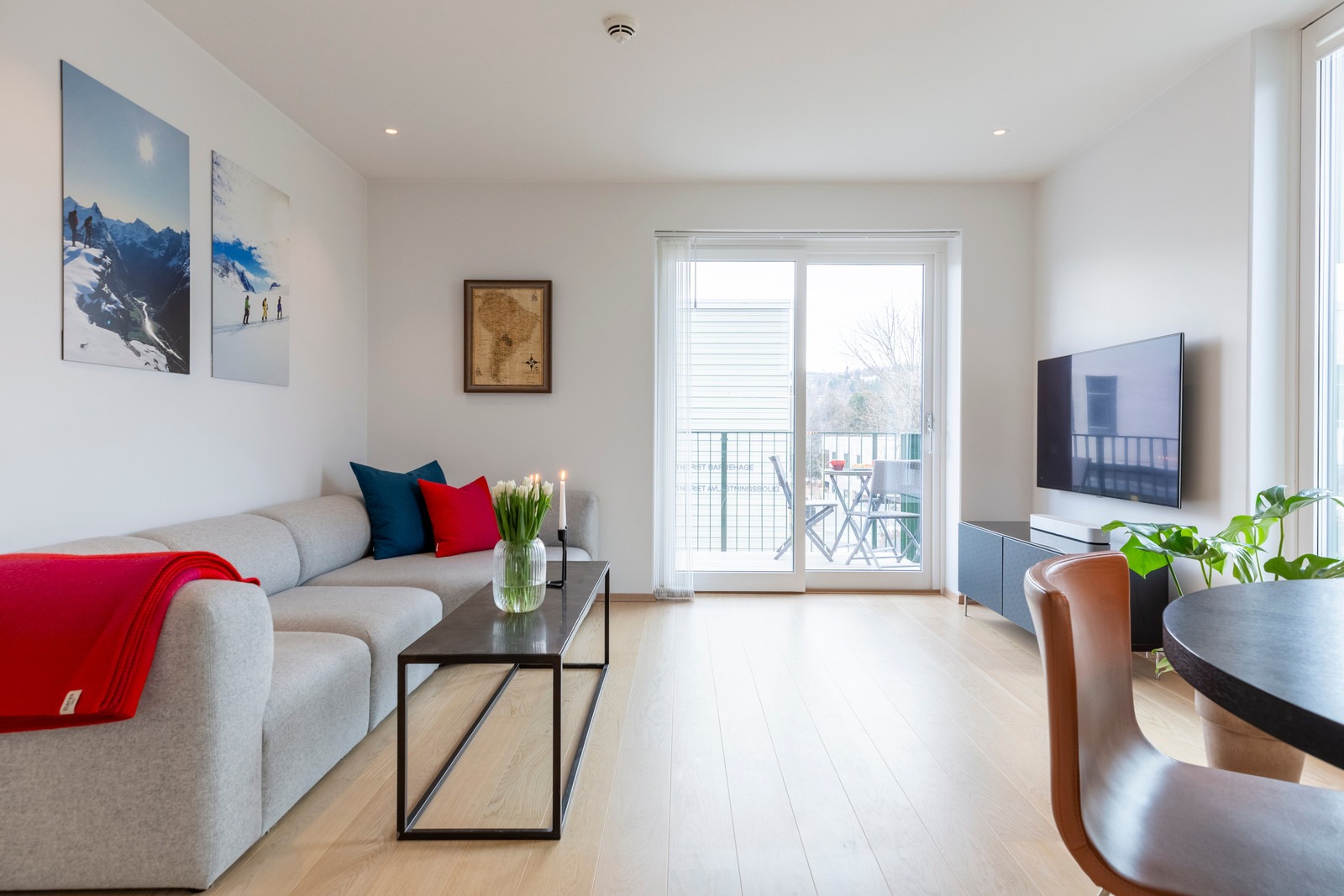 Sofa er ikke inkludert. 